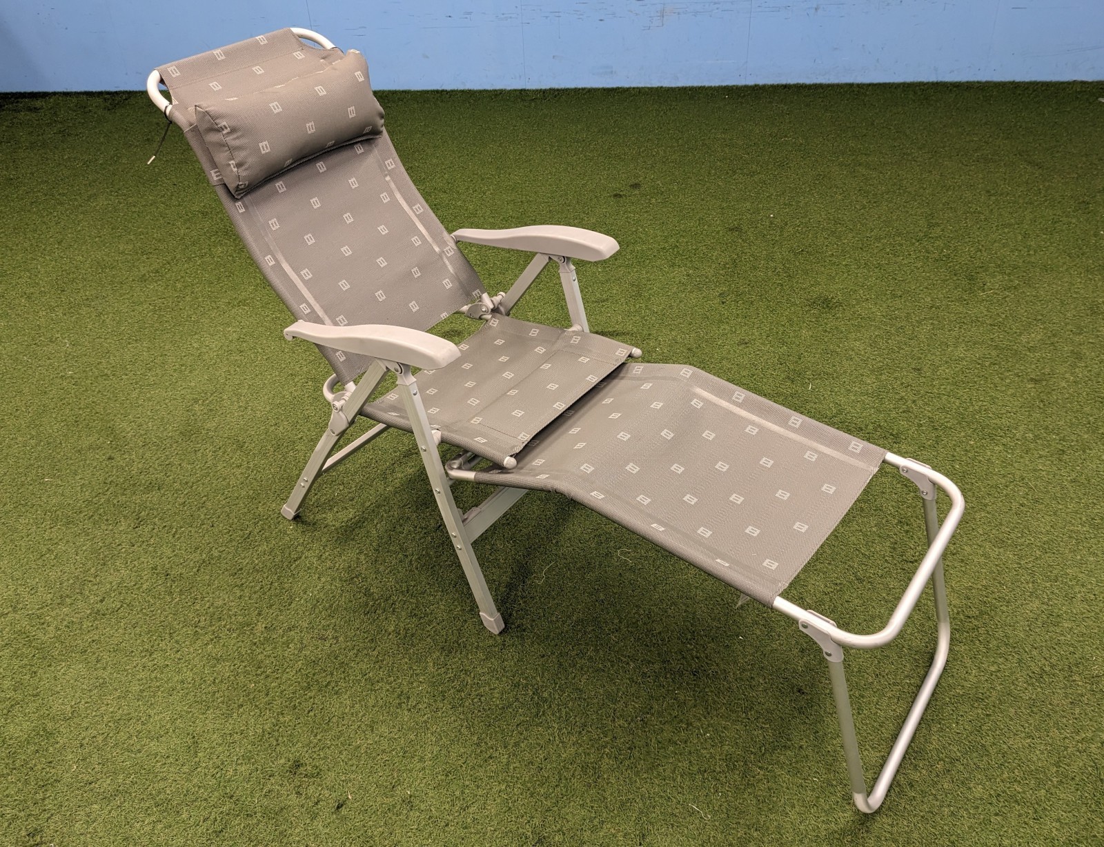 Luxury Highback Reclining Camp Chair