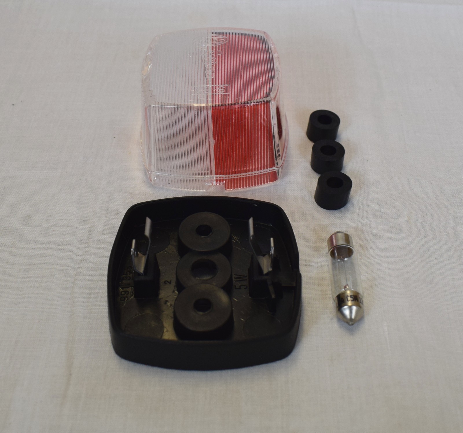 HELLA Right Side Marker Light - Red & White Lamp For Caravan & Campervan (Passenger Side)