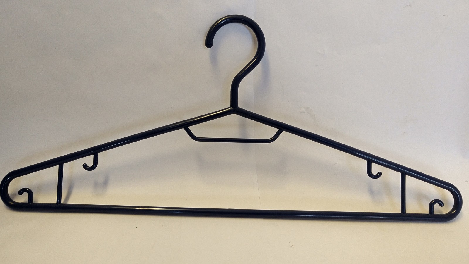 Set of 8 Plastic Coat Hangers
