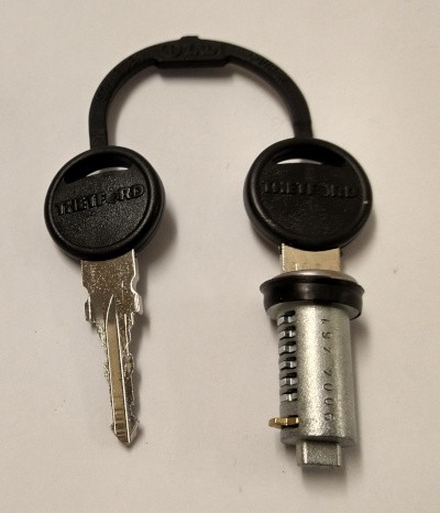 Thetford Zadi Barrel and Keys for Cassette Door