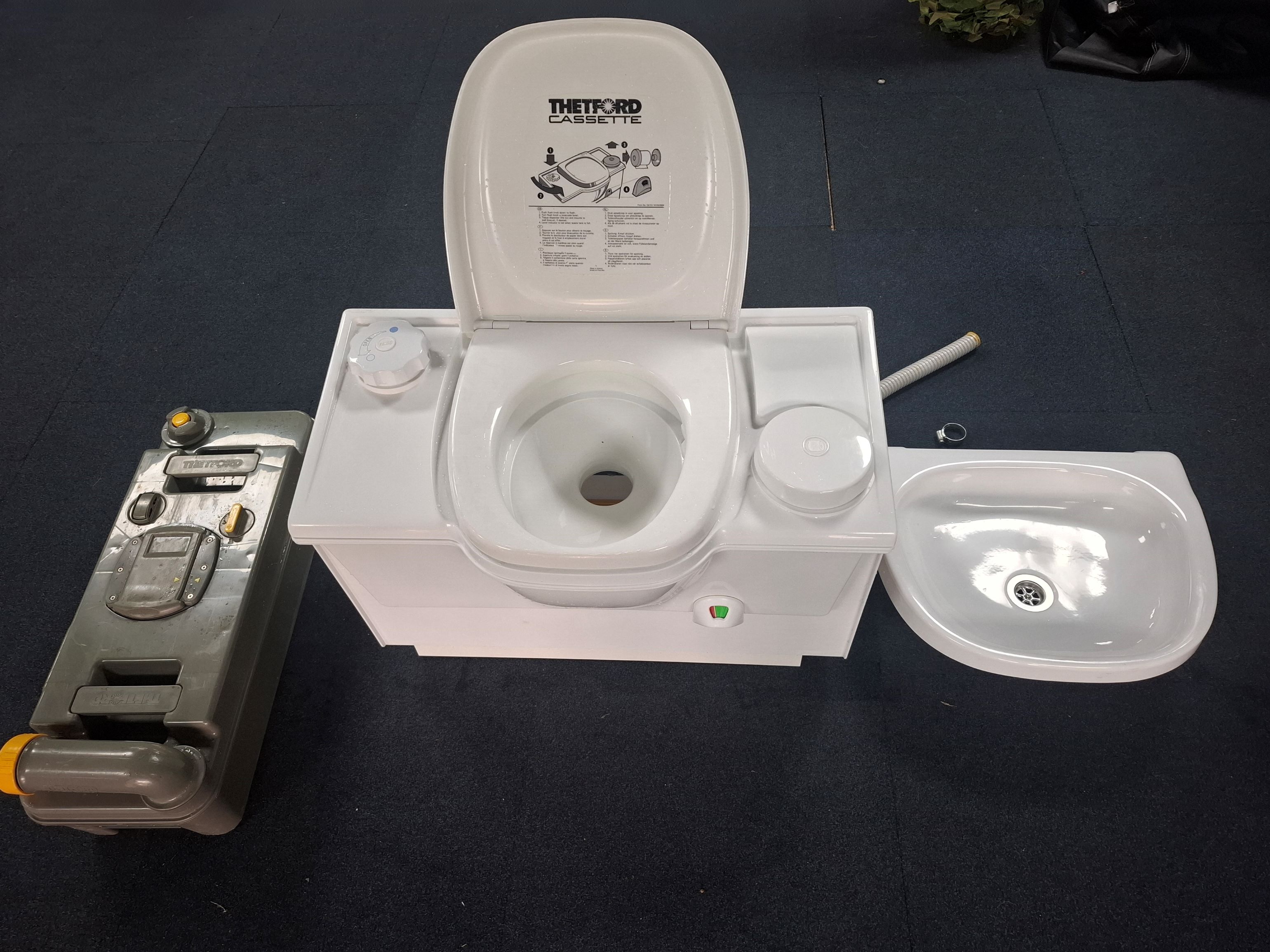 Pennine Pathfinder 600 DL Toilet and Sink 