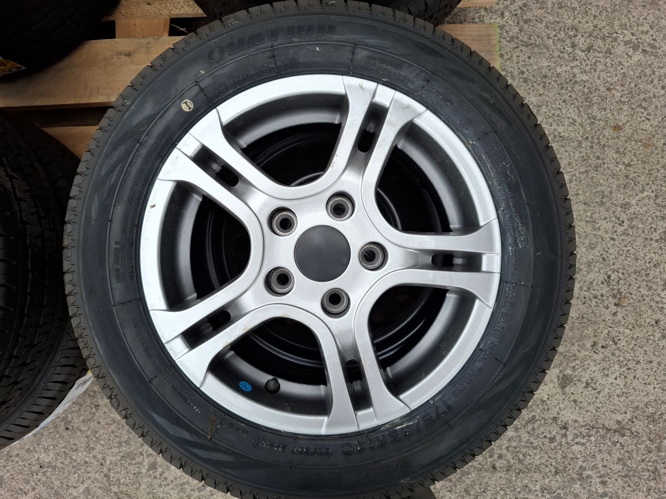 Pennine 5 Stud Alloy Wheels - Complete