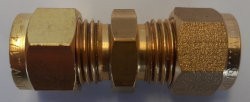 Gas Pipe Straight Coupling - 5/16" to 1/4"